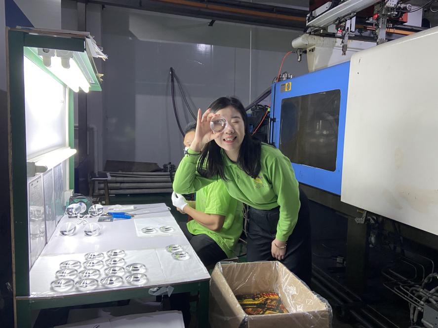 Testes de lente de luz de condu&ccedil;&atilde;o a laser